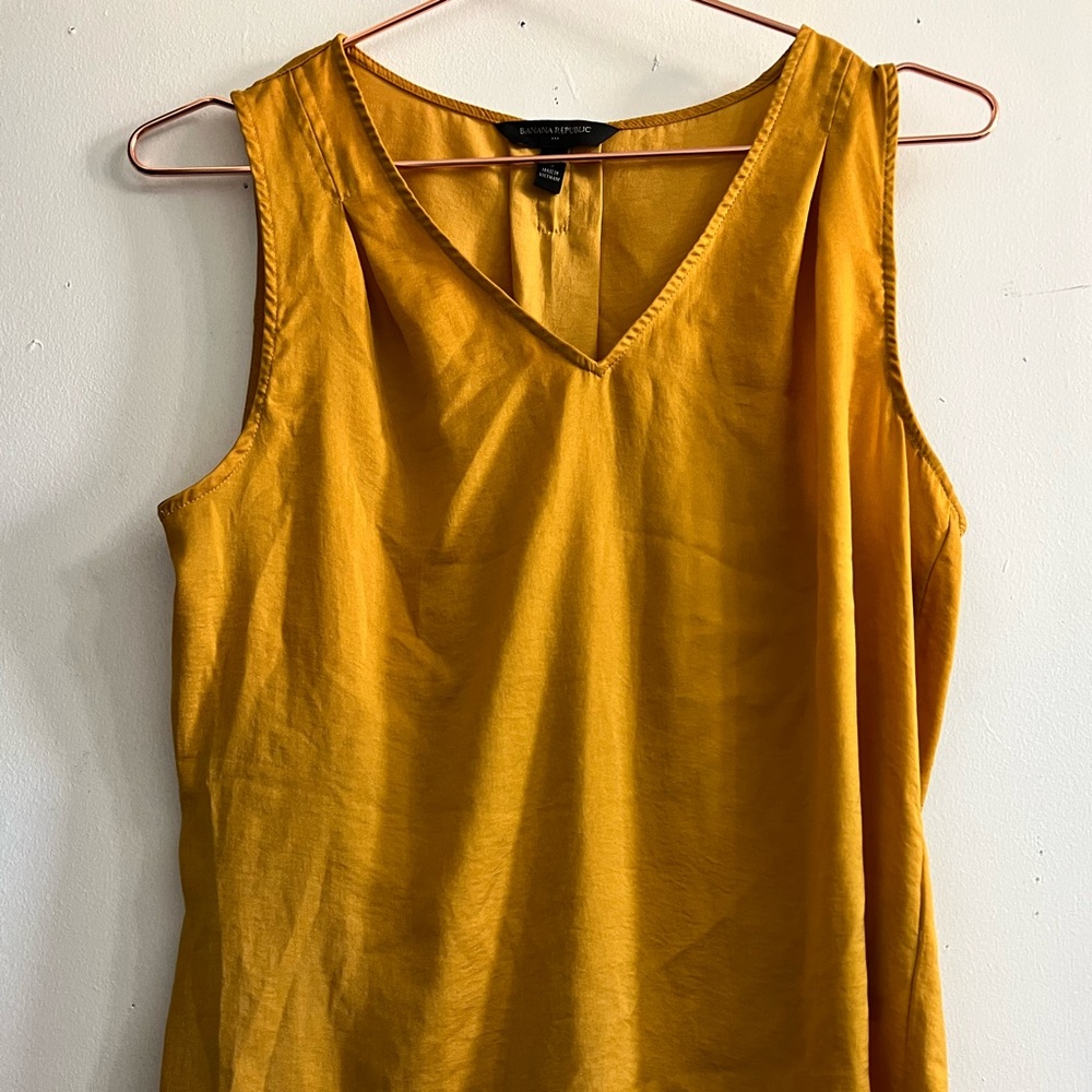 Silky mustar yellow tank